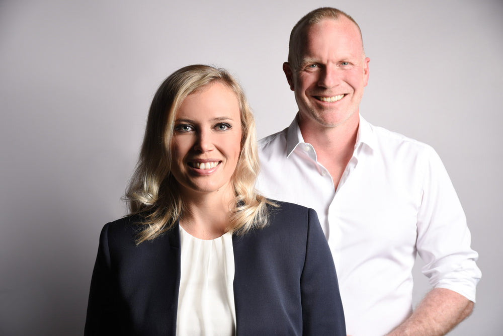 Sven Bogatzki und eine Trainerin aus dem Team von ProTrain Consulting